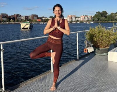 Nadine Leilani Yoga Outdoor
